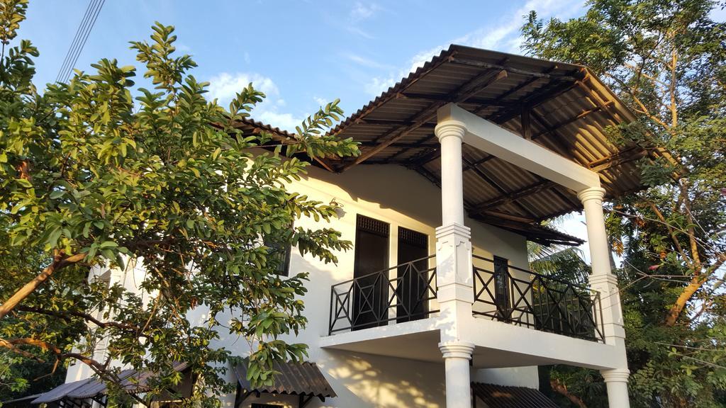 Hotel Sisilthera Anuradhapura Dış mekan fotoğraf