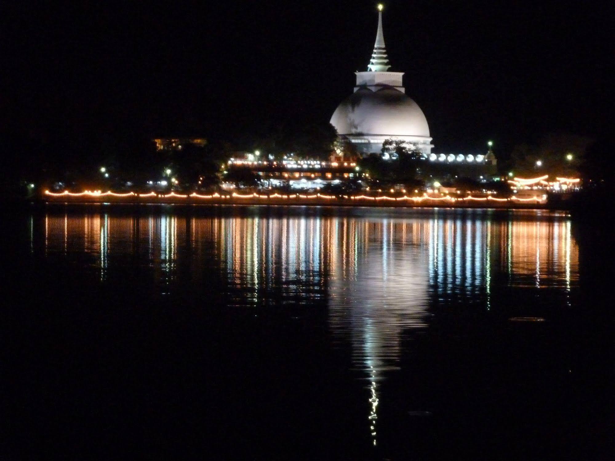 Hotel Sisilthera Anuradhapura Dış mekan fotoğraf